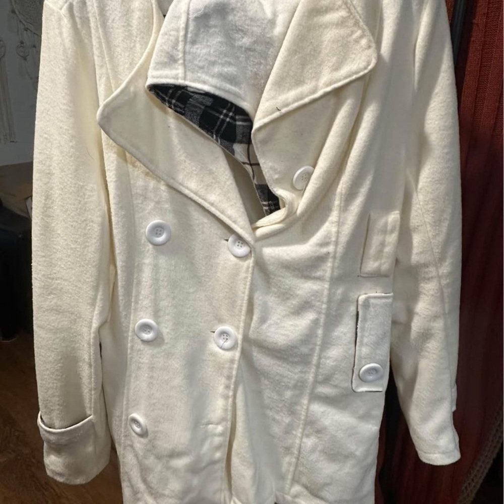Elegant White Double-Breasted Women's Coat